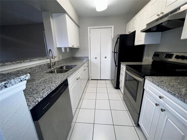 Foto del edificio - 4355 Perkinshire Ln