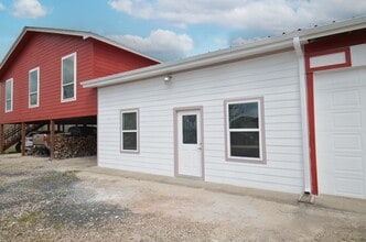 Building Photo - 2002 County Rd 55