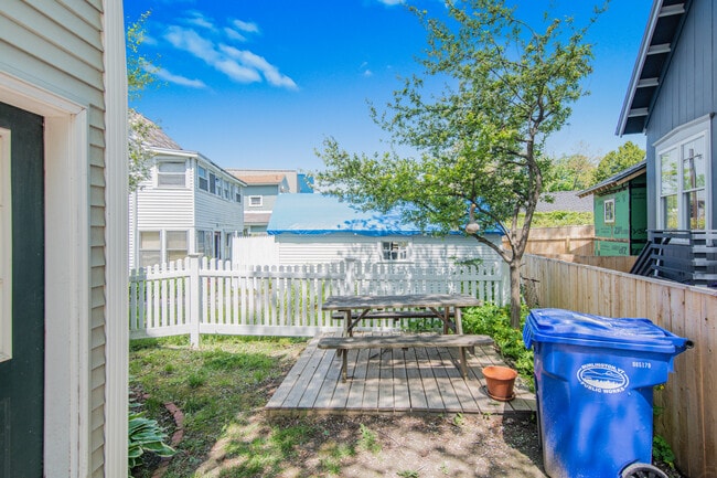 Your work from home heaven! Enjoys a view of Lake Champlain. - 44-1 North Ave