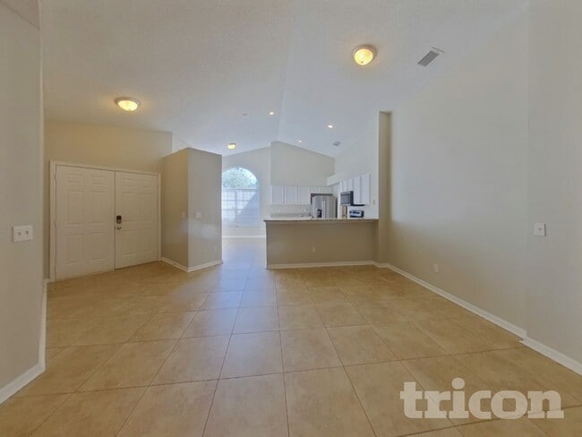 Building Photo - 248 Wescliff Dr