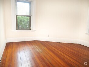 Building Photo - 1378 Beacon St