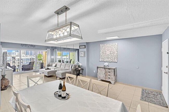 Foto del edificio - 200 178th Dr