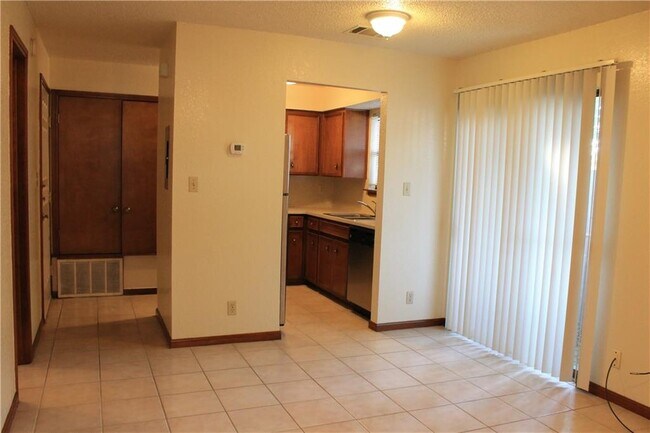Foto del edificio - 905 E 51st St