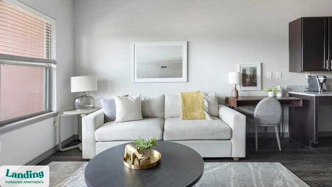 Foto del edificio - 650 S Main St