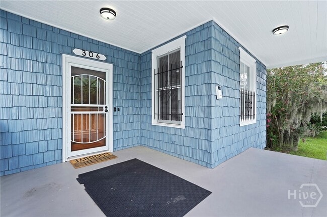 Building Photo - 306 W 42nd St