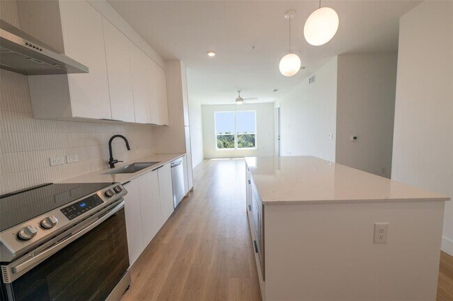 Foto del edificio - 1701 Simond Ave Ave