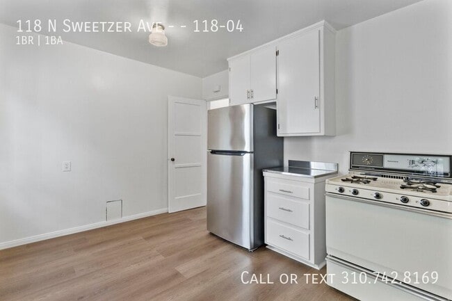 Foto del edificio - 118 N Sweetzer Ave