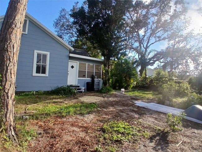 Foto del edificio - 8509 Claonia St