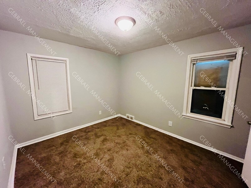 Primary Photo - 10020 Ashton Ave