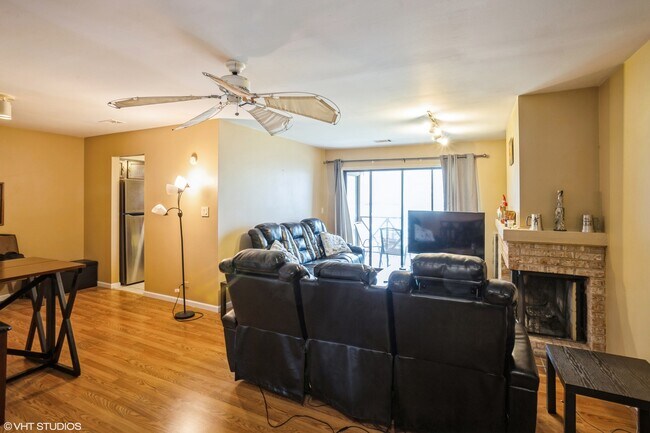 Building Photo - 1223 Knottingham Ct