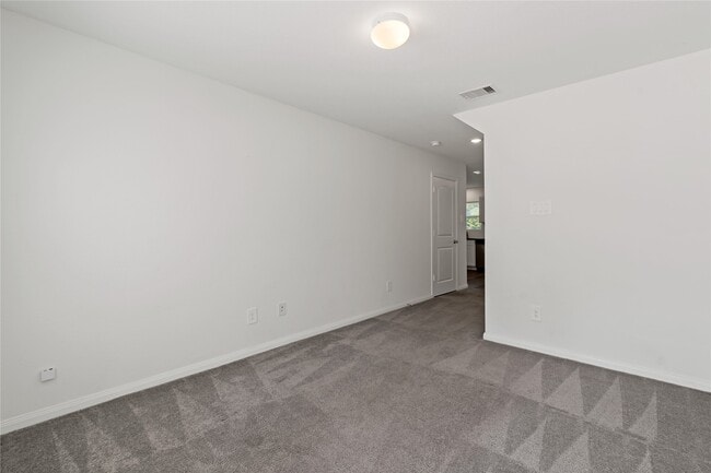 Building Photo - 264 Pin Oak