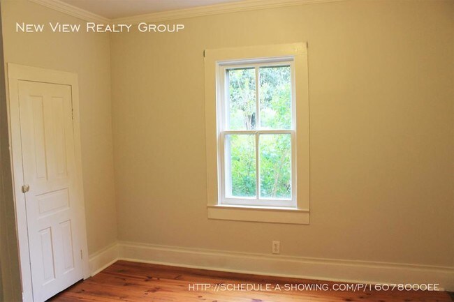 Building Photo - 139 Hawthorne Rd