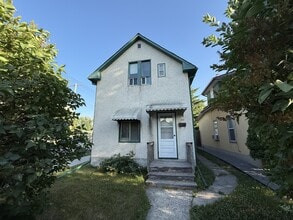 Building Photo - 180 Bertrand St