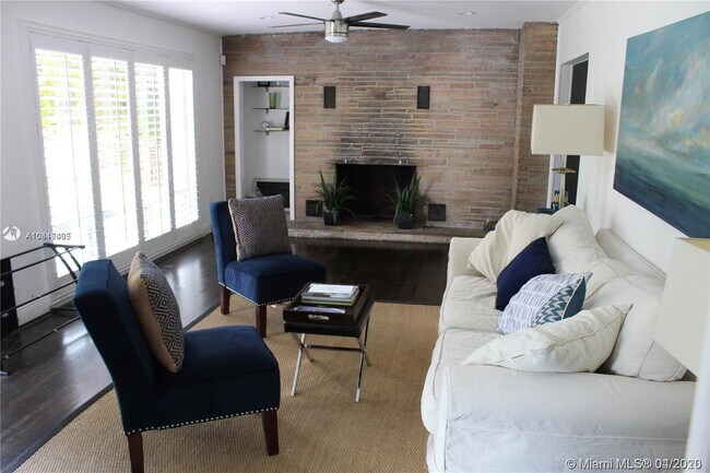 Foto del edificio - 1655 NE 145th St