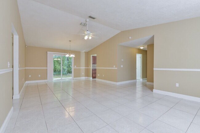Foto del edificio - 1819 E Glancy Dr