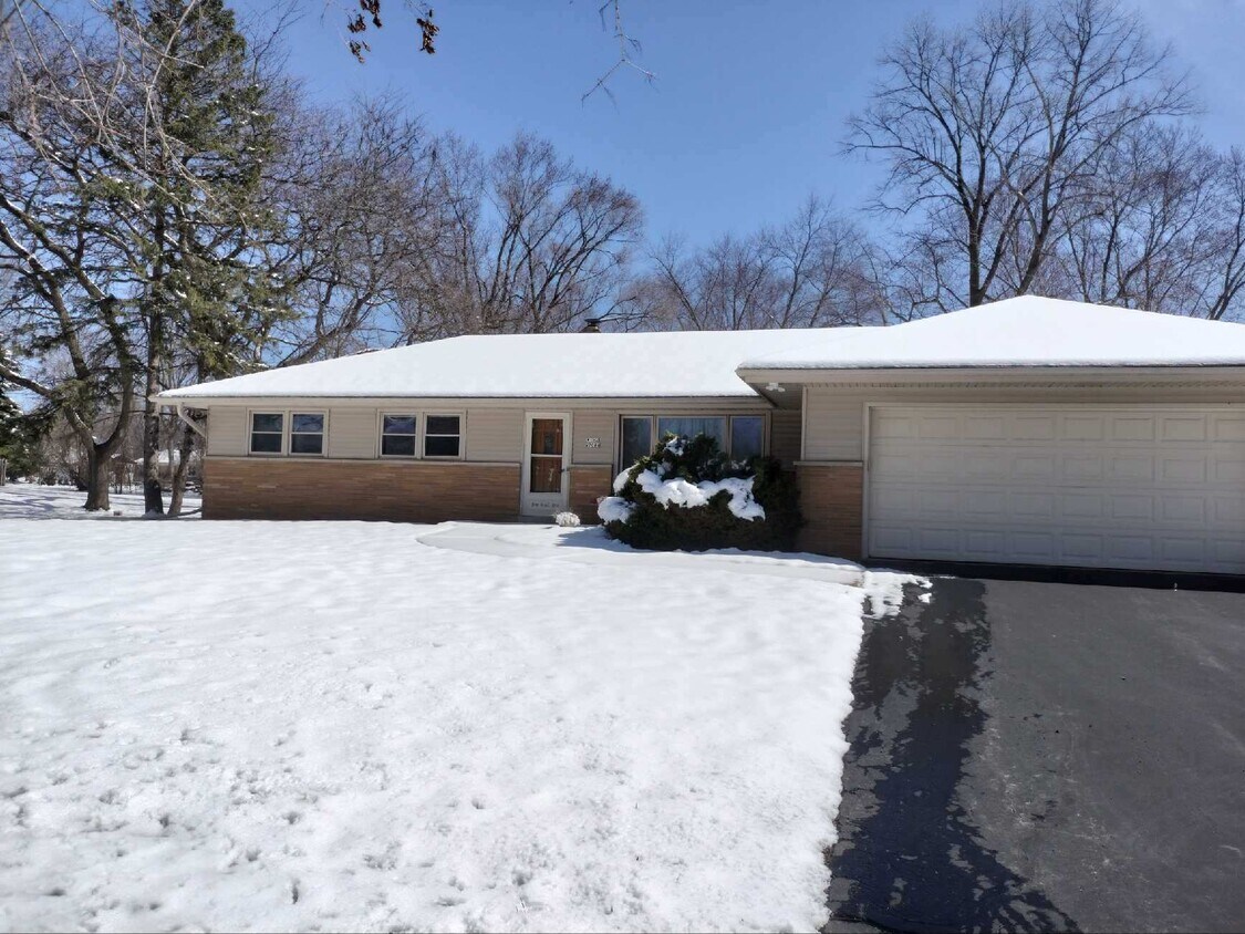 Primary Photo - W152N7084 Westwood Dr
