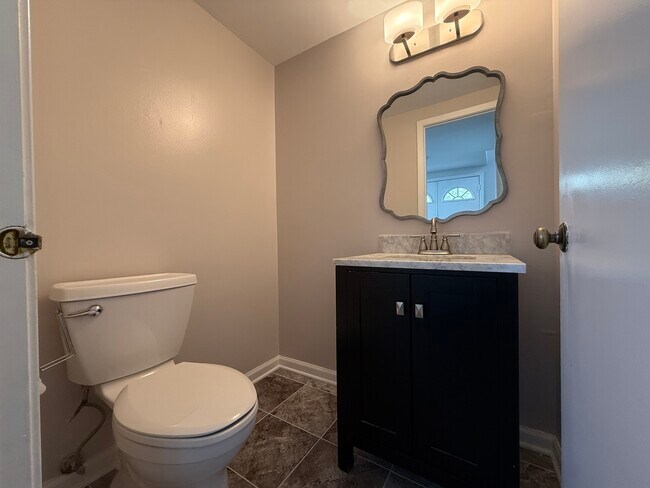 Foto del edificio - 612 Newbury Ln