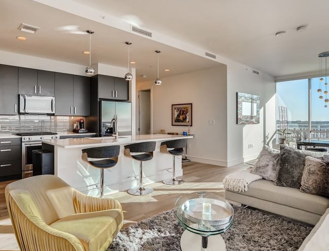 Building Photo - 222 West Ave