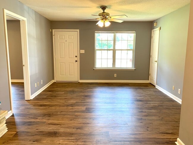 Building Photo - 740 Carmack Ct