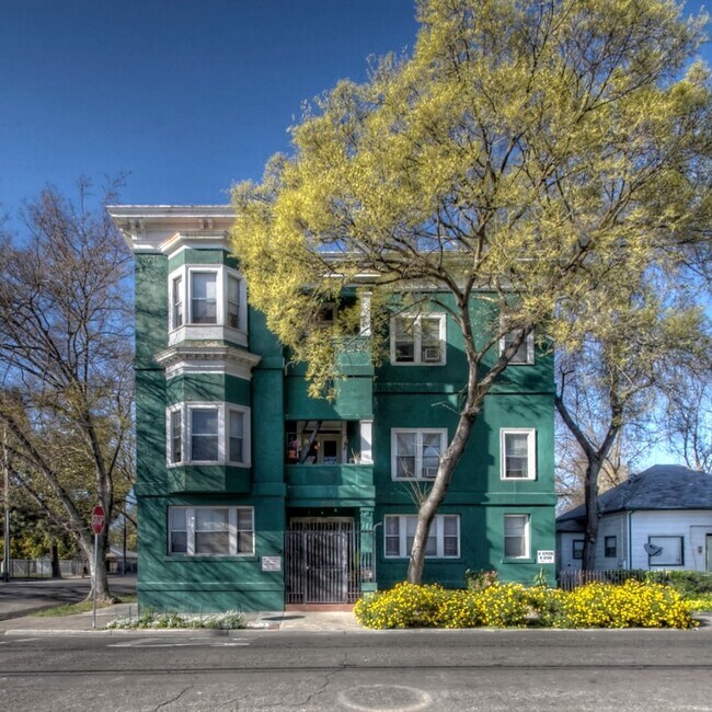 Foto del edificio - The Lindsay Furnished Apartments