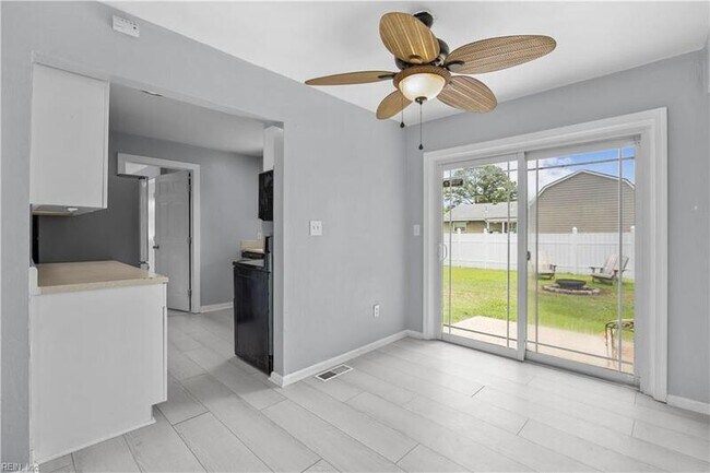Foto del edificio - 528 Lavender Ln