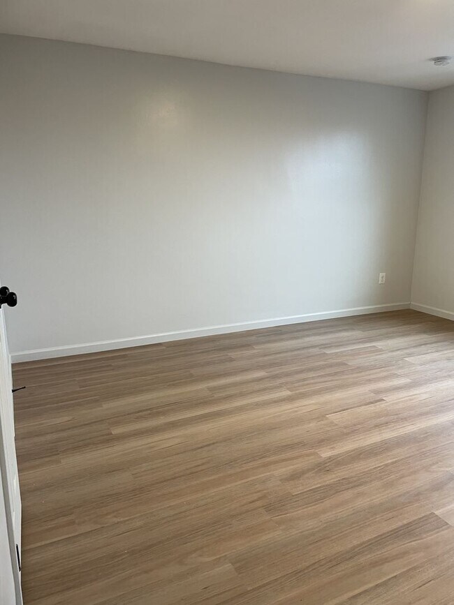 Photo - SQL525 LLC - CORPORATE Apartment