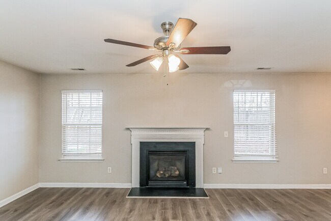 Foto del edificio - 6021 Herston Rd