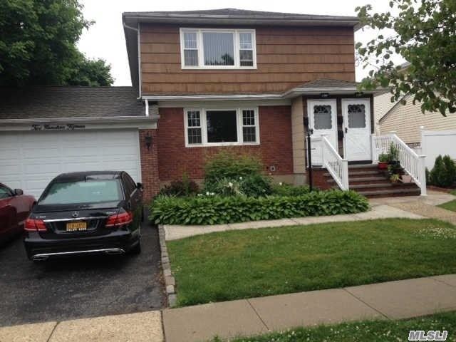 Primary Photo - 215 Jackson Ave