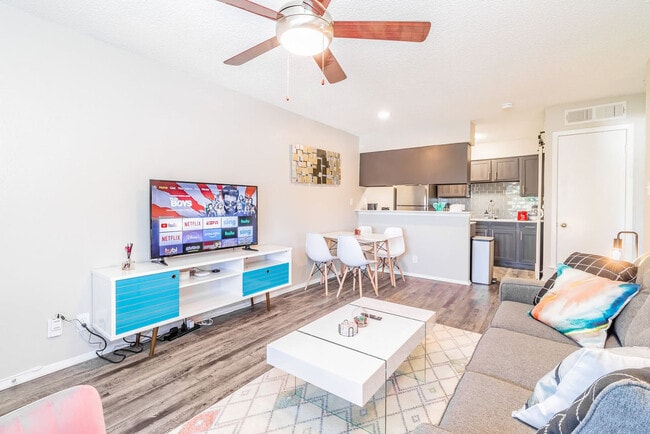 Building Photo - 3501 S 1st St