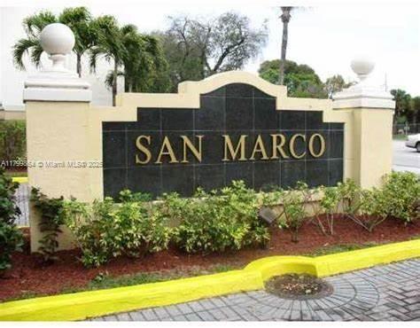 Foto principal - 8820 Fontainebleau Blvd