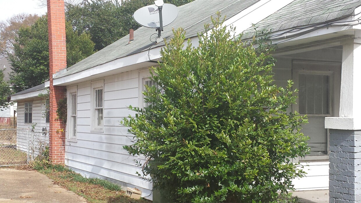 Foto del edificio - 2323 Windsor Ave