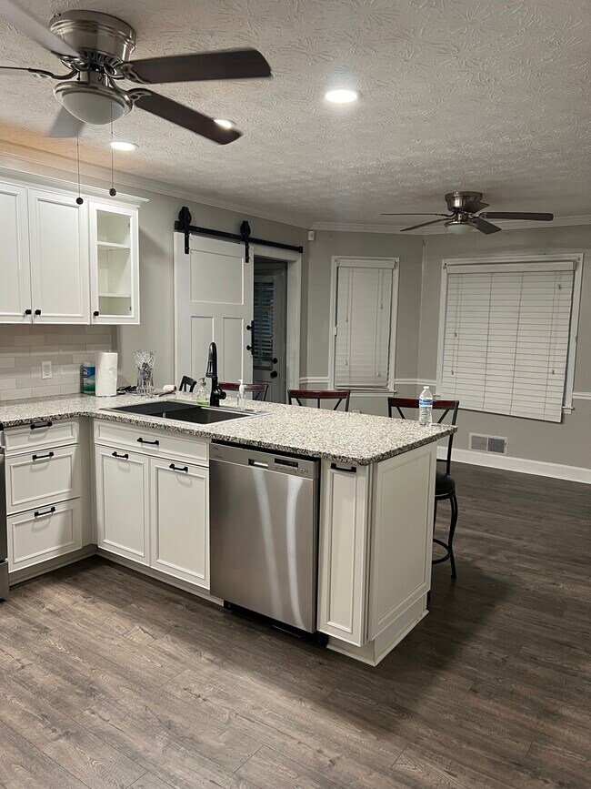 Foto del edificio - 1105 Sweetwater Cir