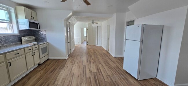 Foto del edificio - 145 N 21st Ave