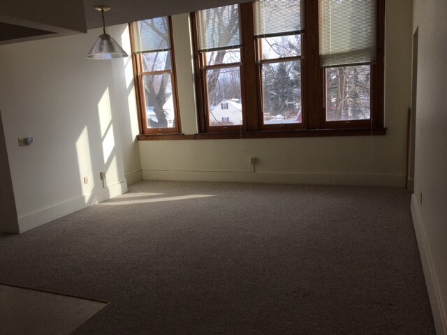 Primary Photo - 205 Oak St