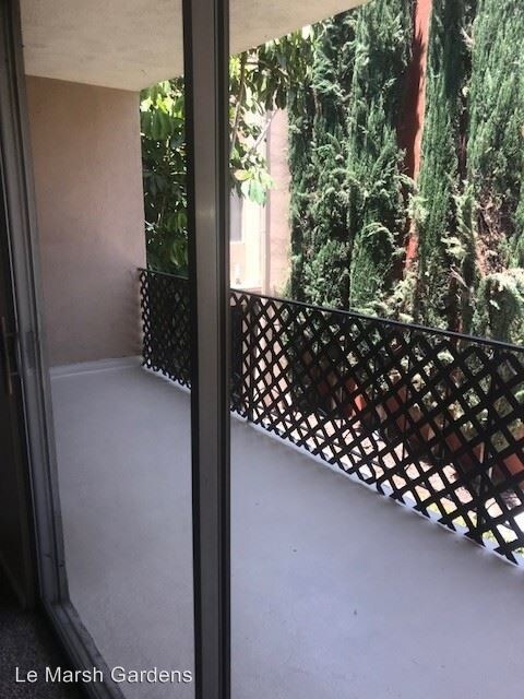 Foto del edificio - 10200 De Soto Ave