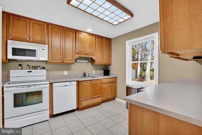 Building Photo - 12720 Bar Oak Dr