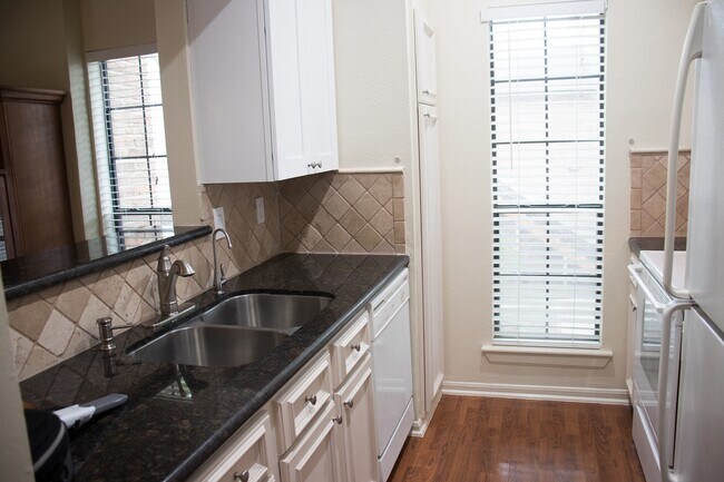 Kitchen with Granite Countertop - 2001 Bering Dr