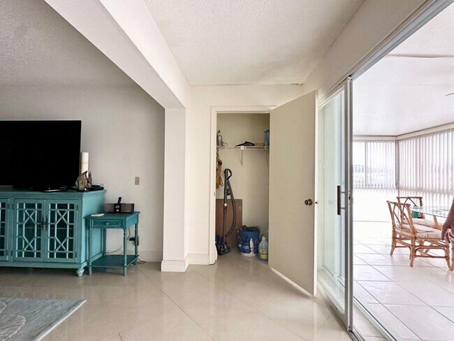 Foto del edificio - 1280 NW 20th Ave