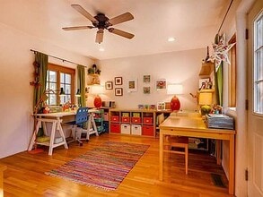 Building Photo - 339 Bishops Lodge Rd