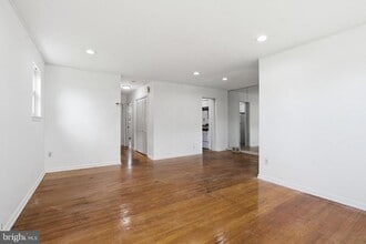 Building Photo - 3953 Lankenau Ave