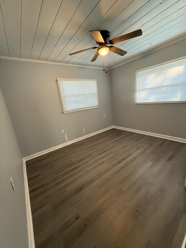 Foto del edificio - 320 E Oak St