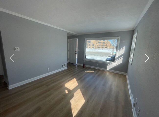 Building Photo - 2 Bedroom Single Family