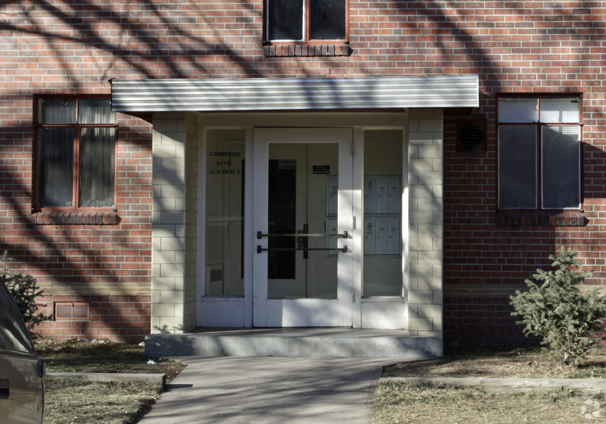 Foto del edificio - Cambridge Apartments