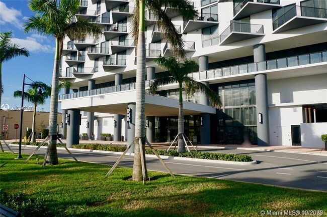 Foto del edificio - 5300 Paseo Blvd