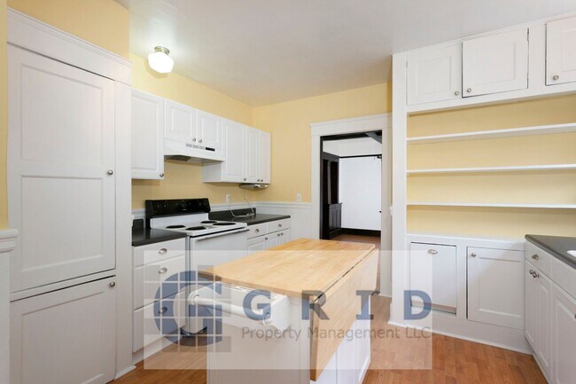 Foto del edificio - Charming 2 Bedroom Craftsman off of SE Div...