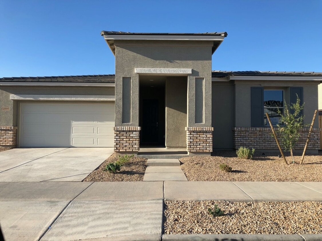 Primary Photo - Your Queen Creek escape—with all the right...