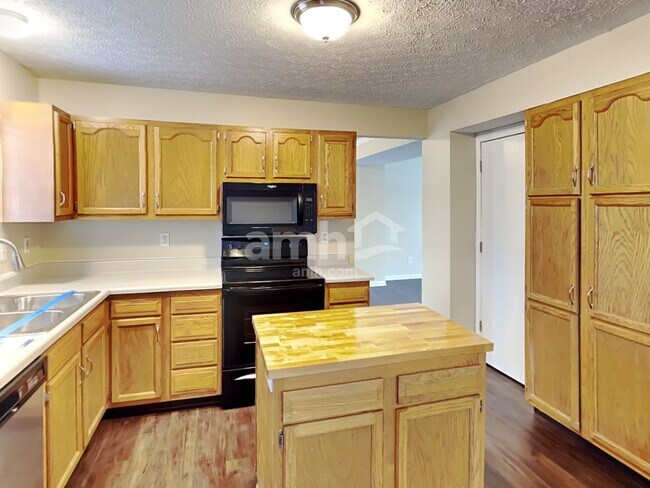 Building Photo - 3516 High Creek Dr