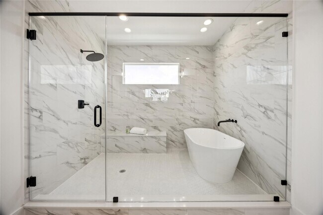 Building Photo - 2810 Mills St