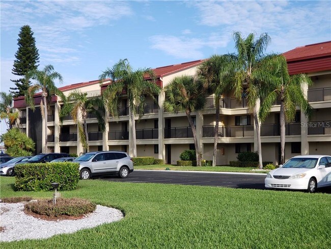 Foto del edificio - 868 Bayway Blvd