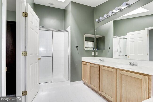 Building Photo - 6136 White Marble Ct